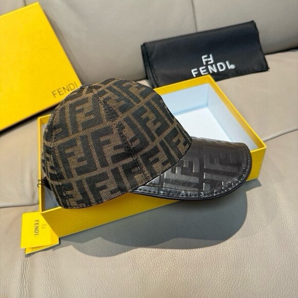 Fendi hat - Picture 4 of 5